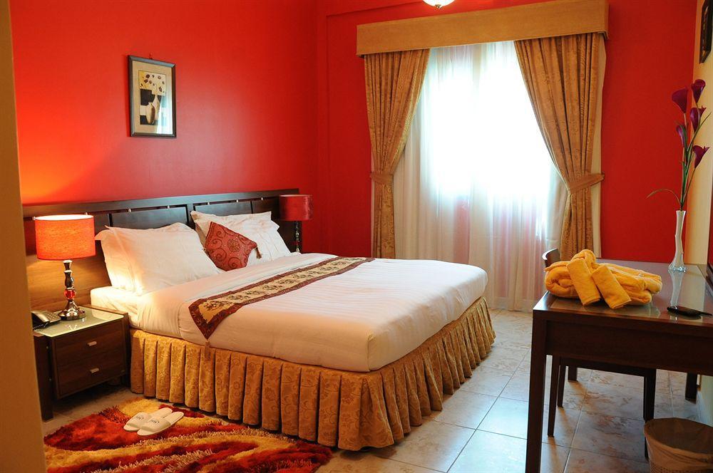 Al Hayat Hotel Suites Шарджа Екстериор снимка