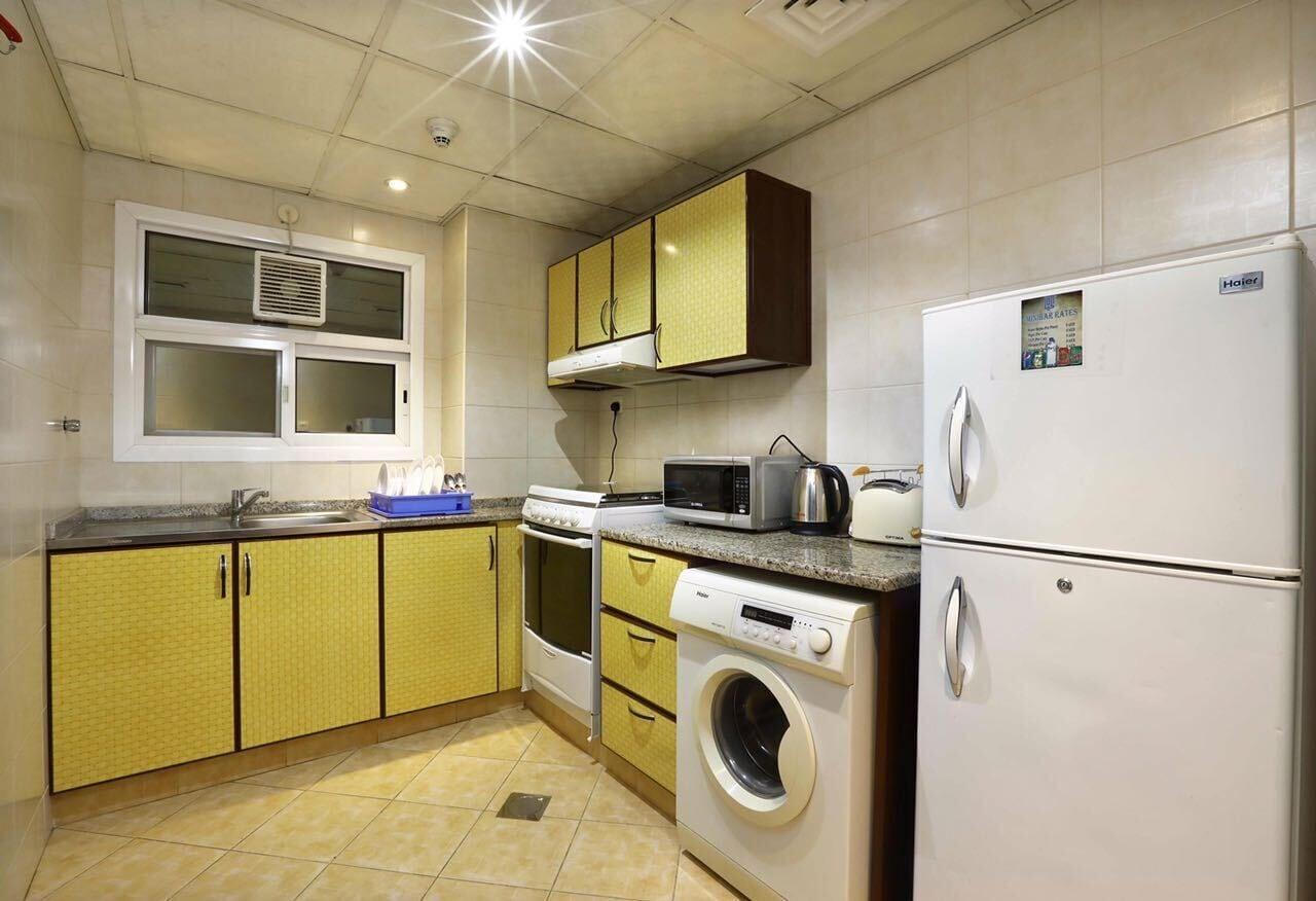 Al Hayat Hotel Suites Шарджа Екстериор снимка