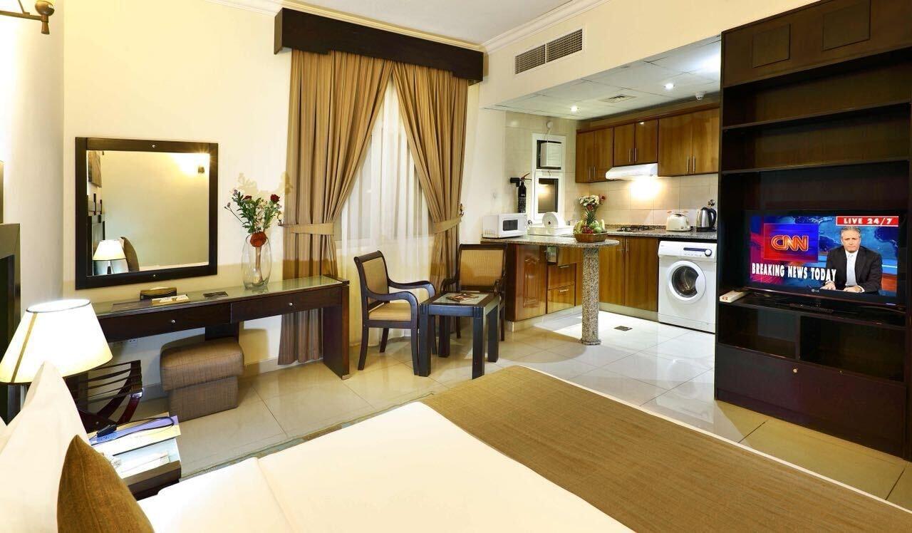 Al Hayat Hotel Suites Шарджа Екстериор снимка