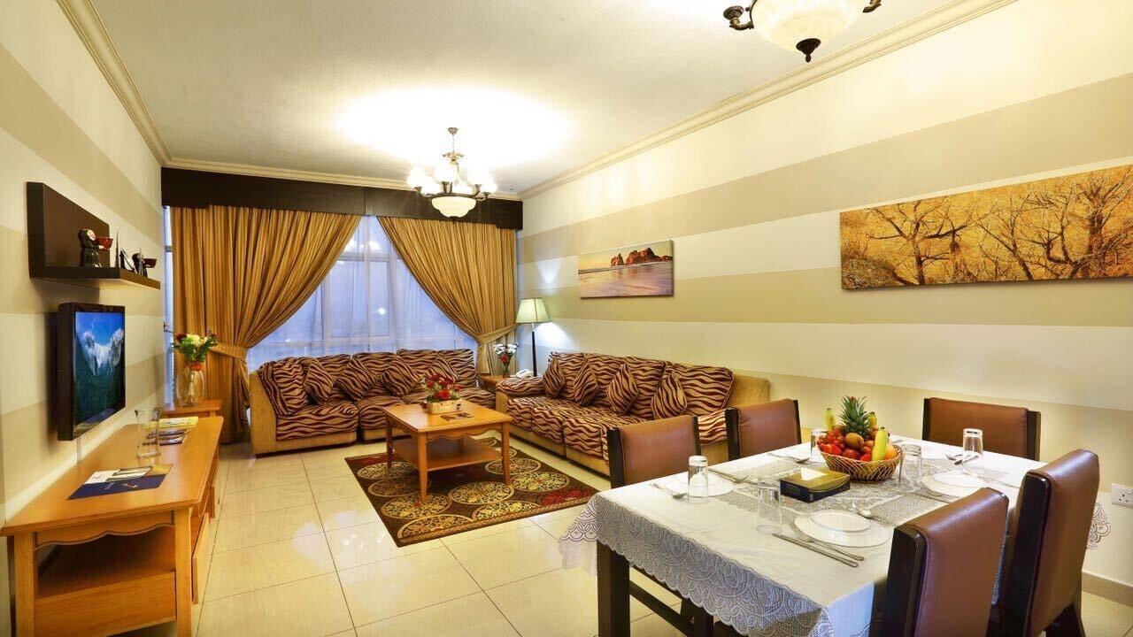 Al Hayat Hotel Suites Шарджа Екстериор снимка