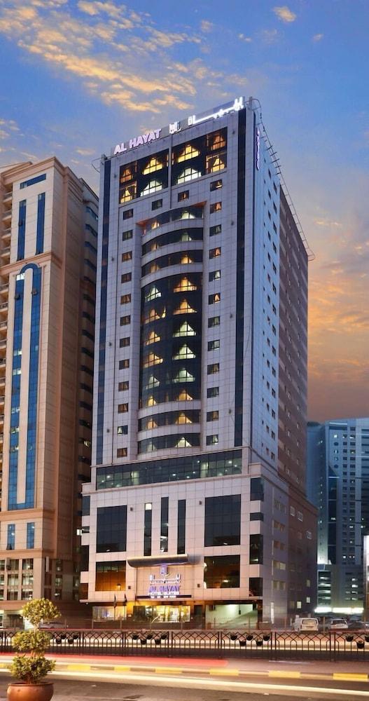 Al Hayat Hotel Suites Шарджа Екстериор снимка