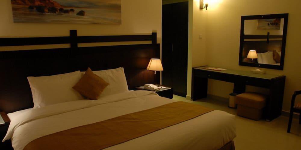 Al Hayat Hotel Suites Шарджа Екстериор снимка