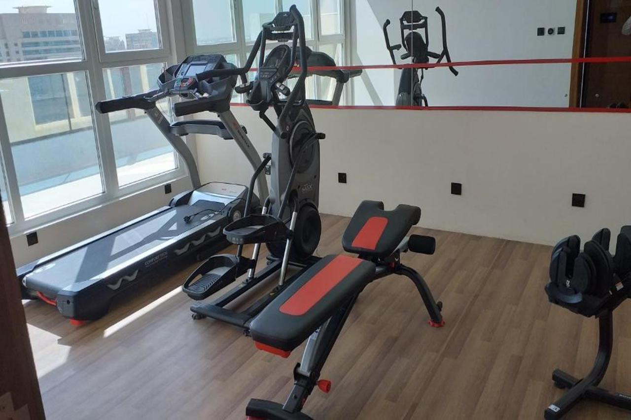 Al Hayat Hotel Suites Шарджа Екстериор снимка