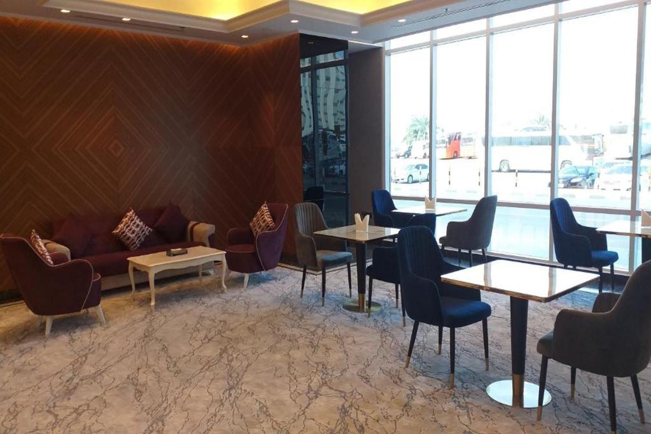Al Hayat Hotel Suites Шарджа Екстериор снимка