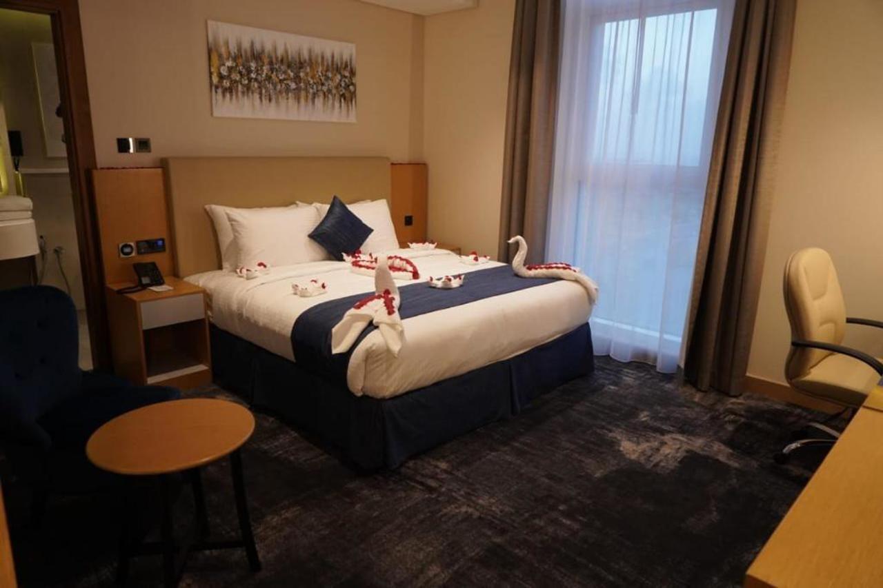 Al Hayat Hotel Suites Шарджа Екстериор снимка