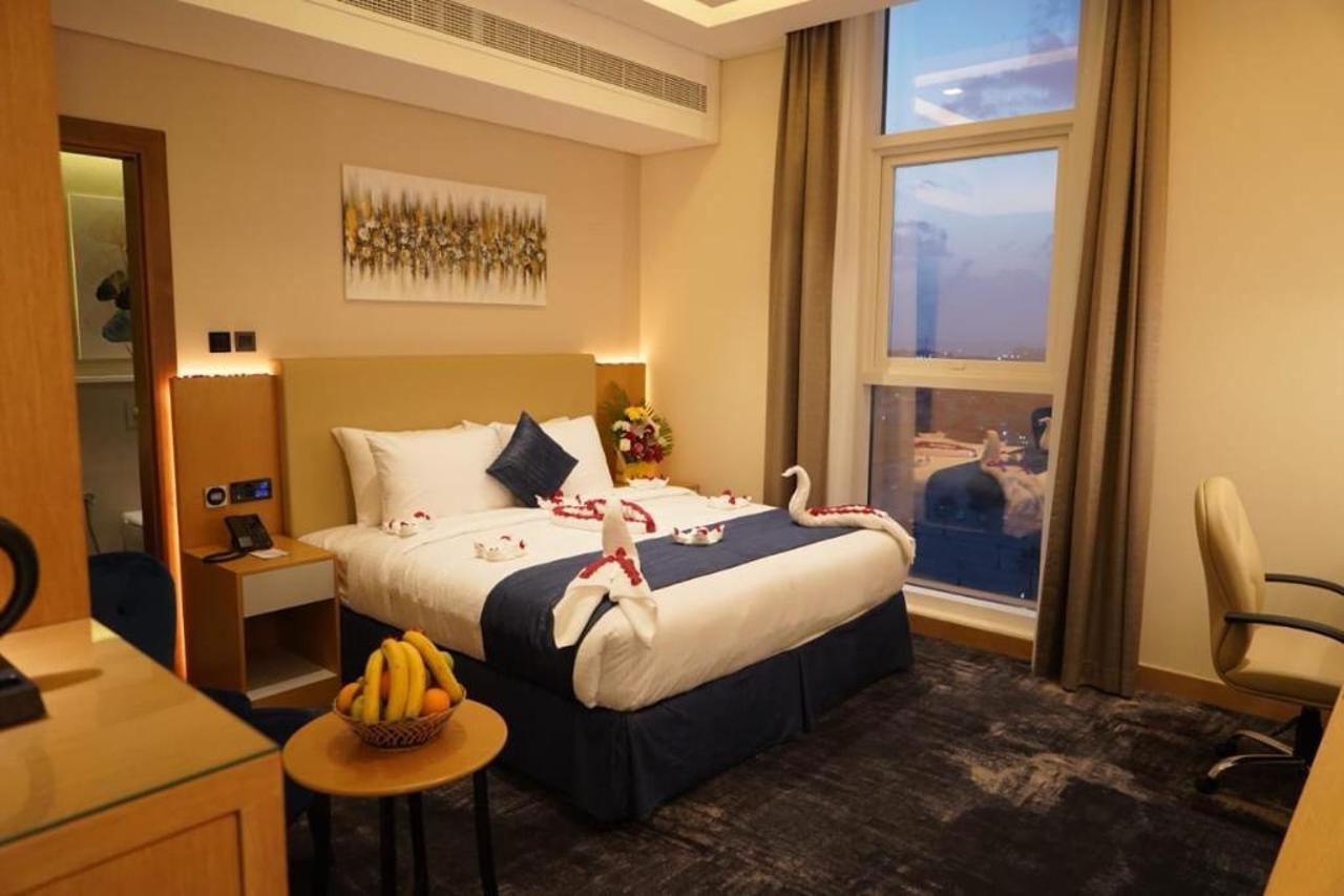 Al Hayat Hotel Suites Шарджа Екстериор снимка