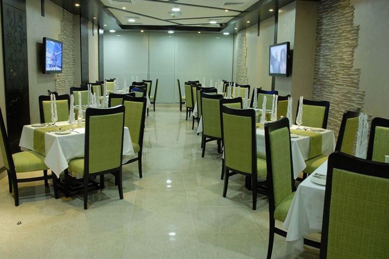 Al Hayat Hotel Suites Шарджа Екстериор снимка