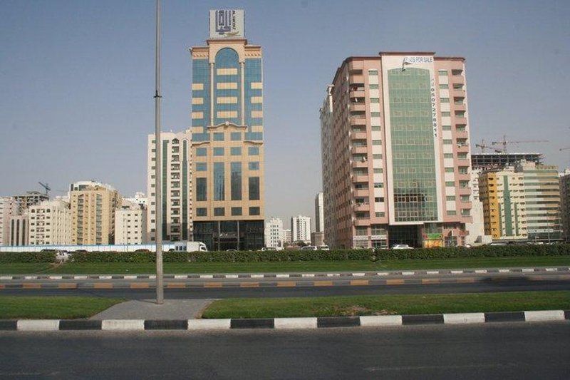 Al Hayat Hotel Suites Шарджа Екстериор снимка