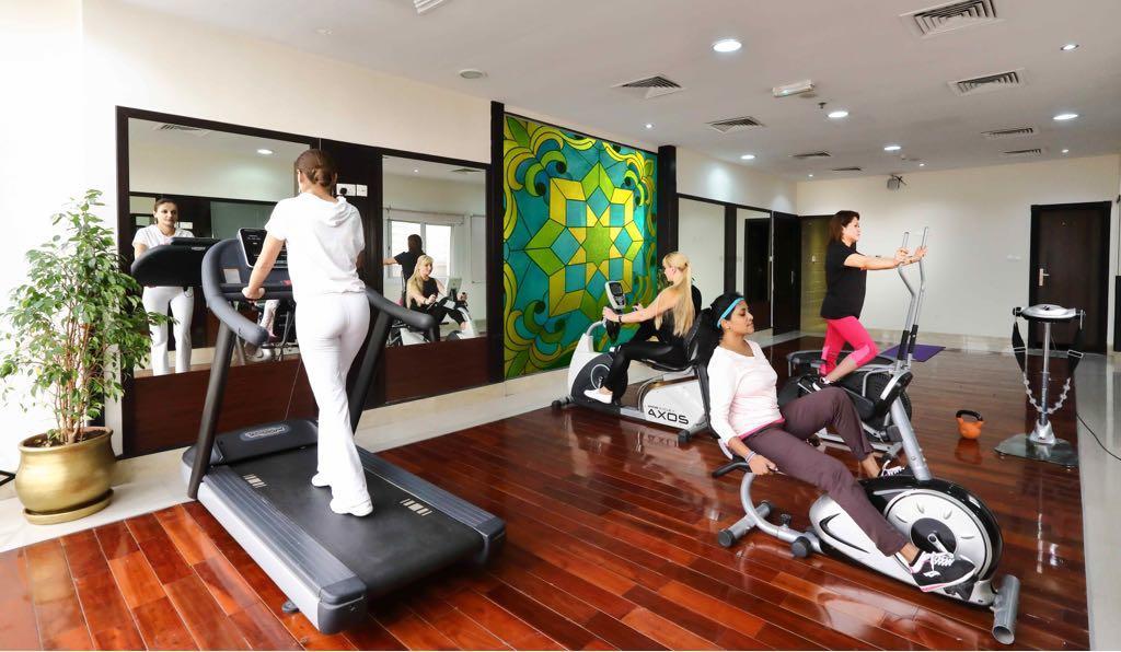 Al Hayat Hotel Suites Шарджа Екстериор снимка